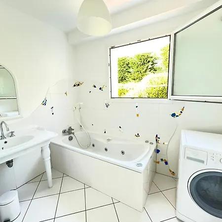 Villa Piscine Chauffee - Cote Des Basques - - 4 *